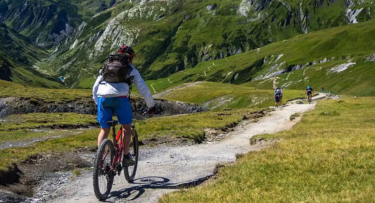 basic-equipment-and-accessories-for-mountain-biking