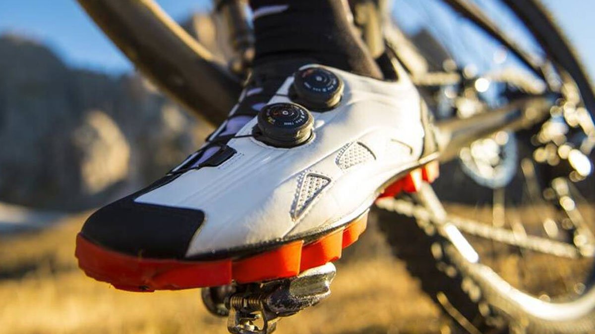 biking-shoes-and-pedals-information-and-tips