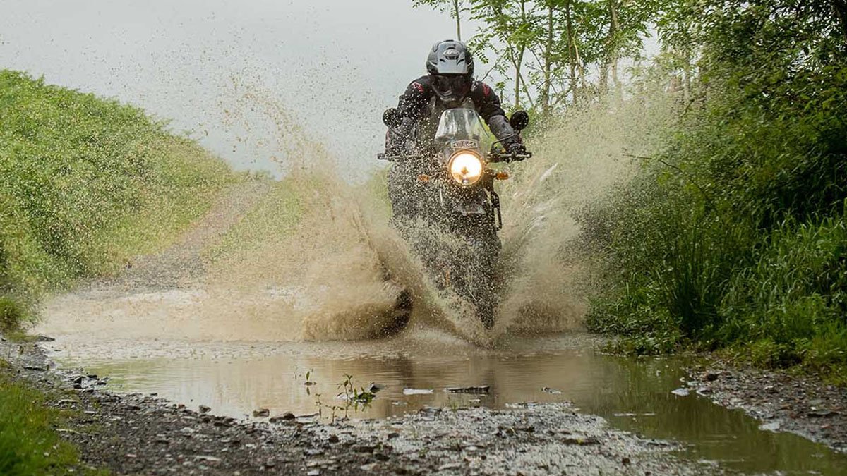 essential-off-road-dirt-bike-riding-equipment