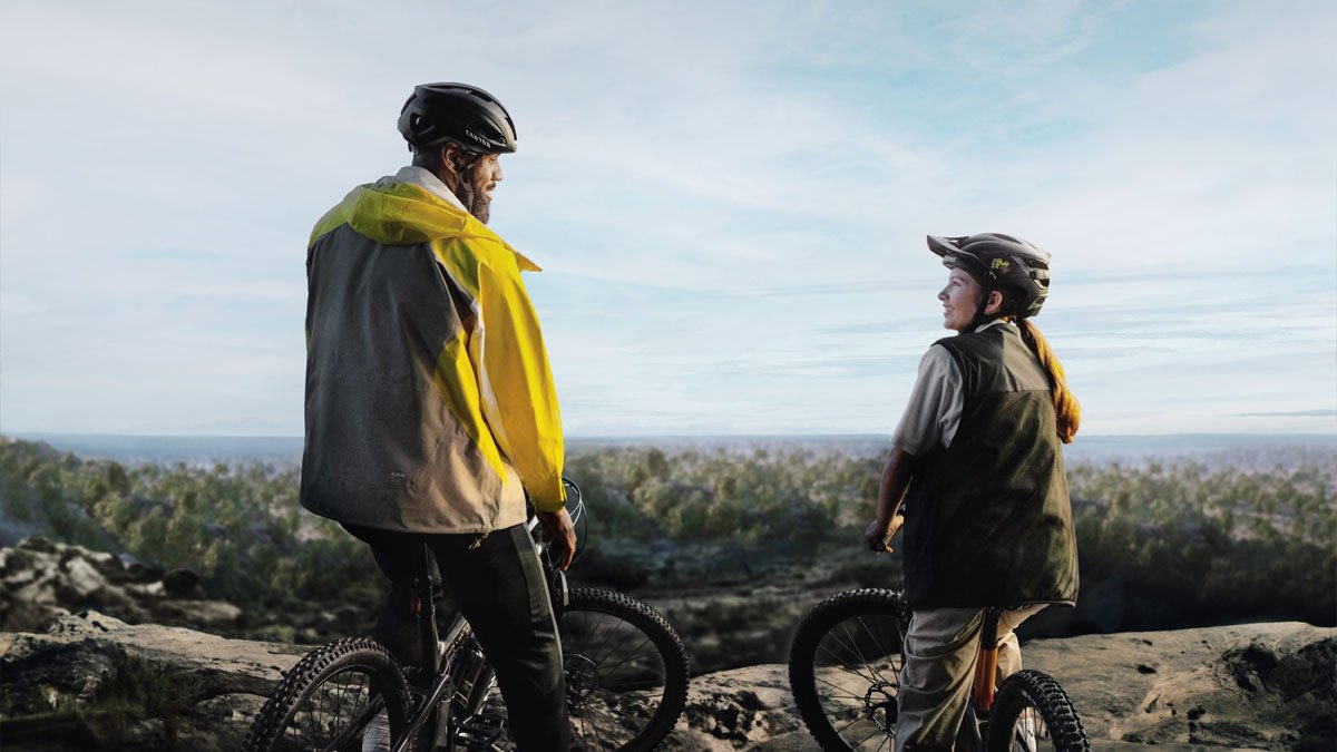 inspiring-your-partner-to-ride-on-bycycle-alongside